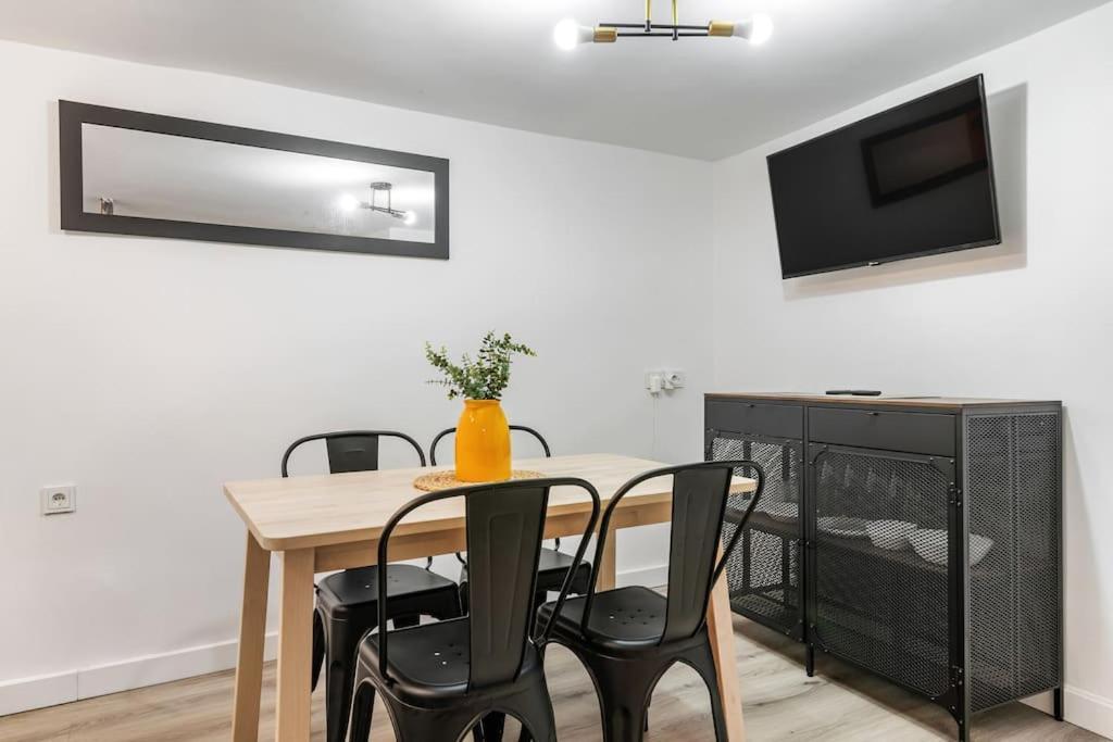 Acogedor Apto Tirso De Molina Madrid Exteriér fotografie